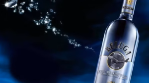 Rượu Vodka Beluga Bạc Noble 700ml Chi tiết logo cá tầm kim loại gắn thủ công trên chai rượu Beluga Noble