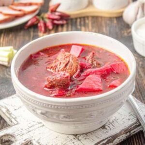 Soup Borshch củ cải đỏ của Nga