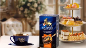 Trà Đen Richard Royal Orange & Cinnamon Hộp 25 Gói – Hương Cam & Quế Màu nước trà đen Richard Royal Orange & Cinnamon sau khi ủ 5 phút
