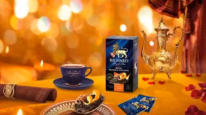 Trà Đen Richard Royal Orange & Cinnamon Hộp 25 Gói – Hương Cam & Quế Gói trà túi lọc nhỏ bọc màng thiếc bảo quản hương vị của Richard Royal Tea
