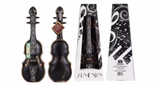 Rượu Cognac Hình Đàn Violin 7 năm tuổi 500ml Chi tiết thiết kế độc đáo của rượu hiếm kỷ vật Liên Xô hình đàn Violin