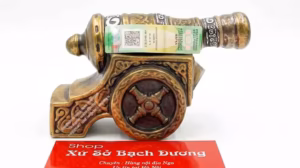 Rượu Cognac khẩu pháo thần công 330ml Thưởng thức rượu Cognac Nga cùng kẹo socola và thịt nguội.
